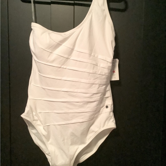 NWT Calvin Klein one piece swimsuit - Picture 2 of 5